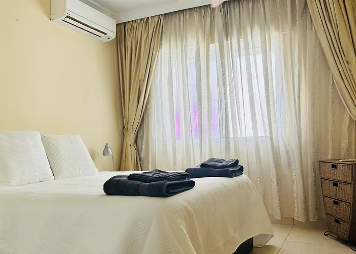 Delicias, - Opposite Playa De La Rada *