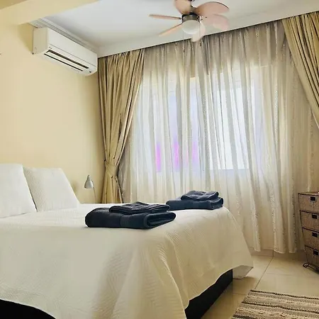 Flat On The Paseo Maritamo! * Estepona