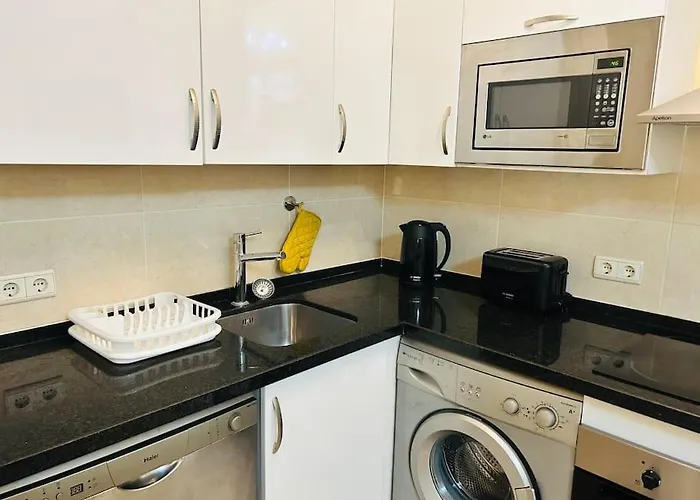 Flat On The Paseo Maritamo! * Εστεπόνα